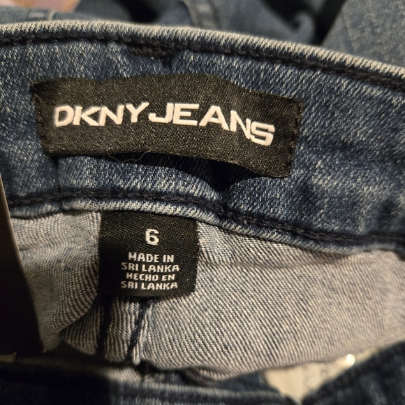 DKNY shorts - Picture 3 of 9